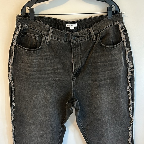 Good American Good Boy Frayed Outseam Washed Black Jeans - Picture 5 of 11